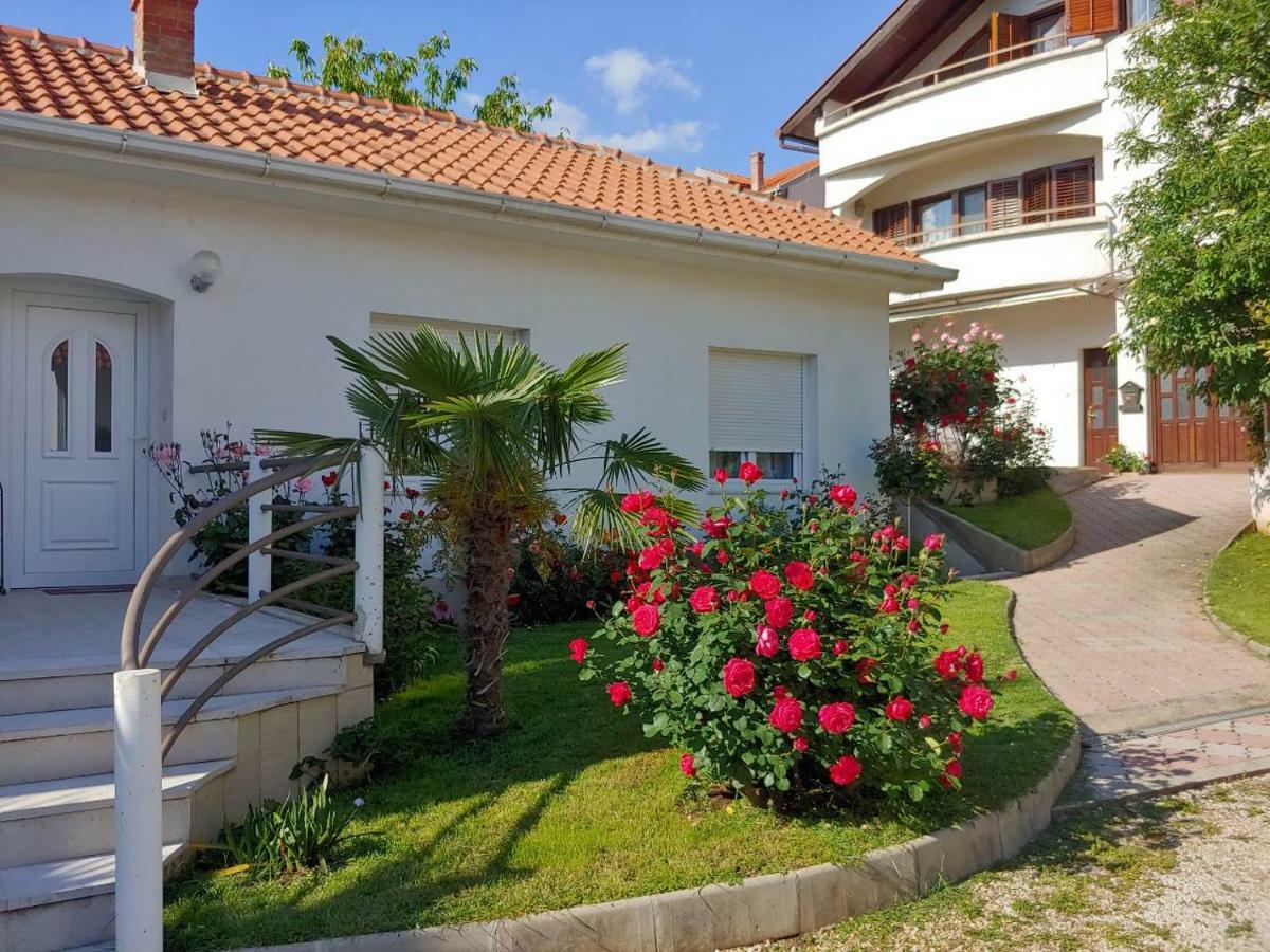 Apartments Tulipan - With Free Private Parking Garage Mostar Exteriér fotografie